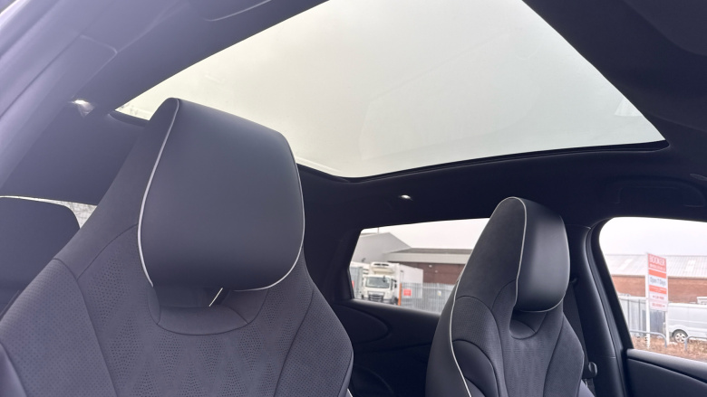 BYD Dolphin 150kW Design 60.4kWh 5dr Auto Electric Hatchback